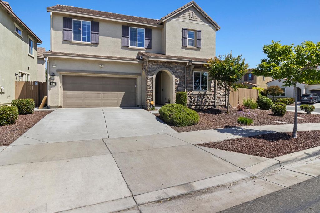 140 Lily Bay Cir, Sacramento, CA 95834