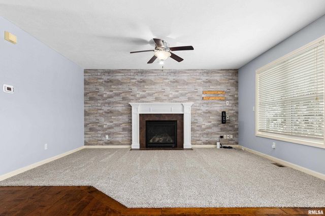 2515 W SESAME Street, Dunlap, IL 61525