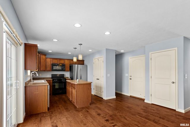 2515 W SESAME Street, Dunlap, IL 61525