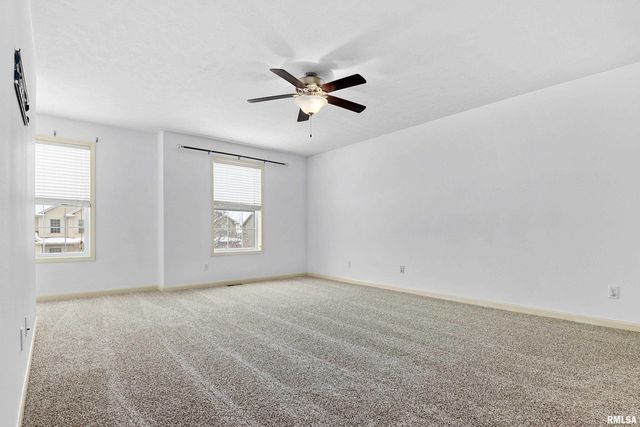 2515 W SESAME Street, Dunlap, IL 61525