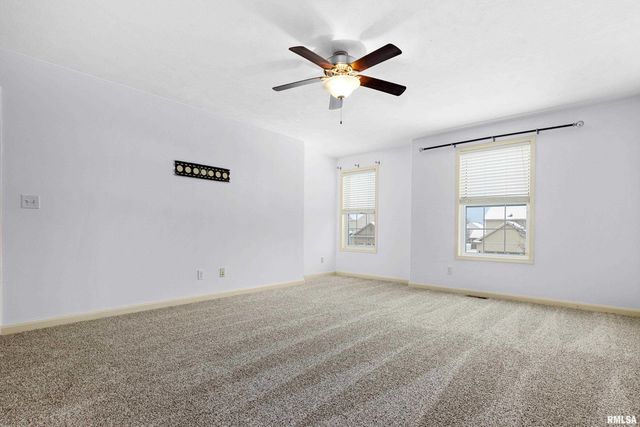 2515 W SESAME Street, Dunlap, IL 61525