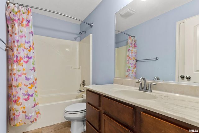 2515 W SESAME Street, Dunlap, IL 61525