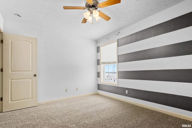 2515 W SESAME Street, Dunlap, IL 61525