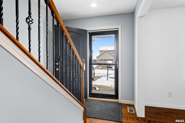 2515 W SESAME Street, Dunlap, IL 61525