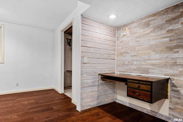 2515 W SESAME Street, Dunlap, IL 61525