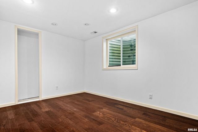 2515 W SESAME Street, Dunlap, IL 61525