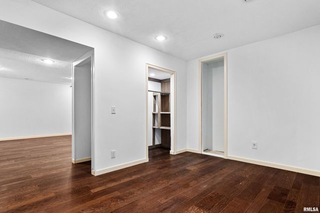 2515 W SESAME Street, Dunlap, IL 61525