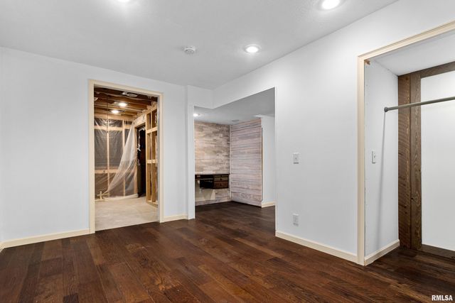 2515 W SESAME Street, Dunlap, IL 61525