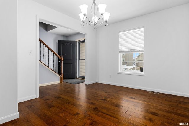 2515 W SESAME Street, Dunlap, IL 61525