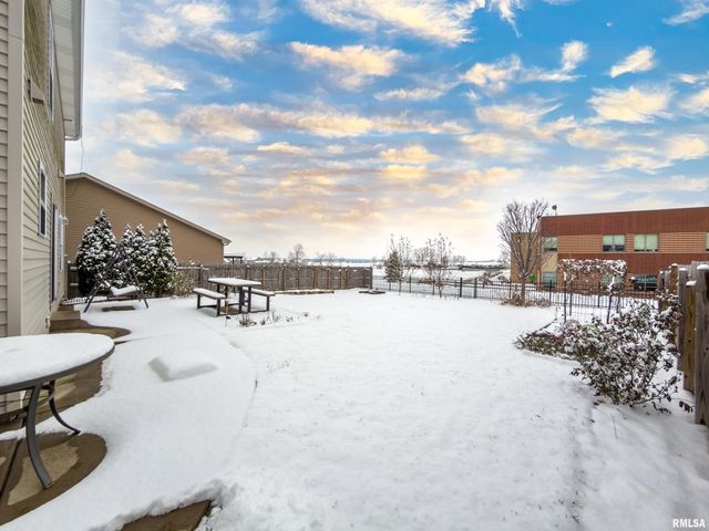 2515 W SESAME Street, Dunlap, IL 61525