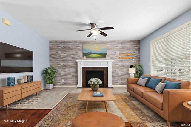 2515 W SESAME Street, Dunlap, IL 61525