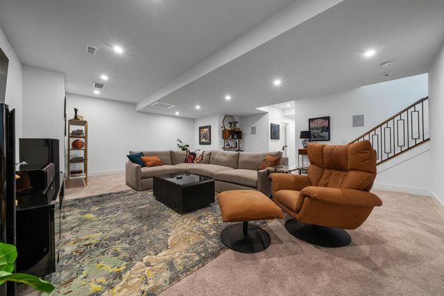 2254 Walnut Way, Lewis Center, OH 43035