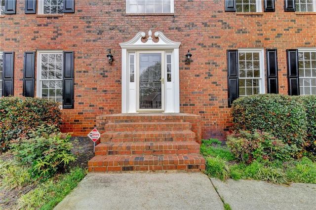 2451 Meadowglen Trail, Snellville, GA 30078