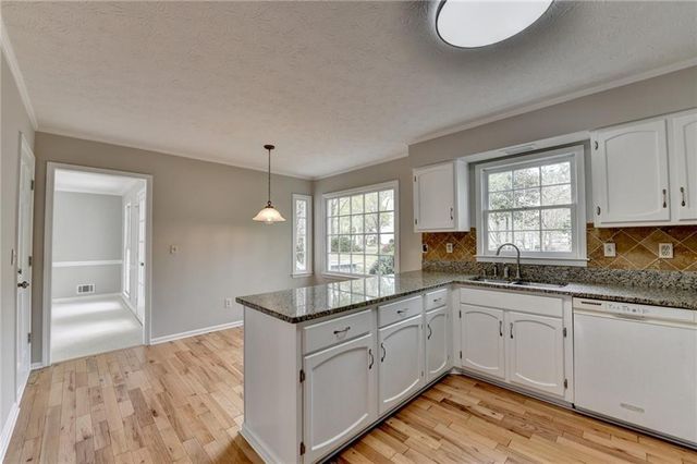 2451 Meadowglen Trail, Snellville, GA 30078