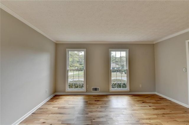 2451 Meadowglen Trail, Snellville, GA 30078