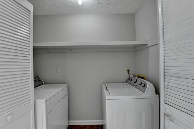 2451 Meadowglen Trail, Snellville, GA 30078