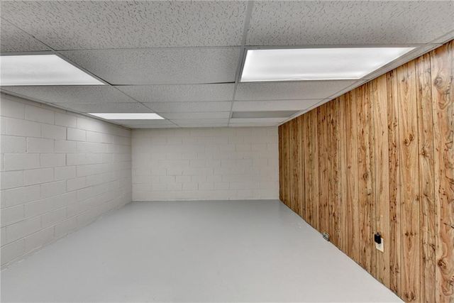 2451 Meadowglen Trail, Snellville, GA 30078