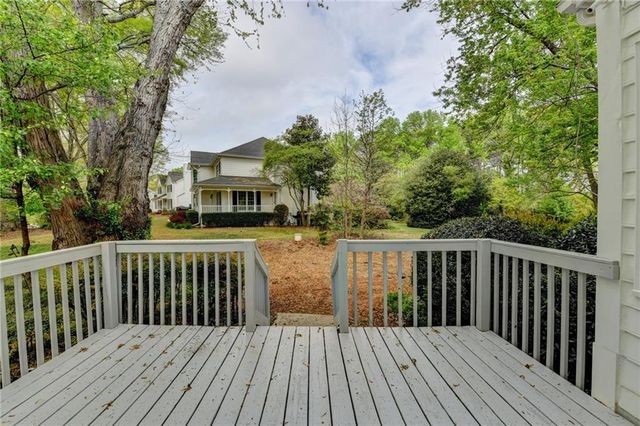 2451 Meadowglen Trail, Snellville, GA 30078
