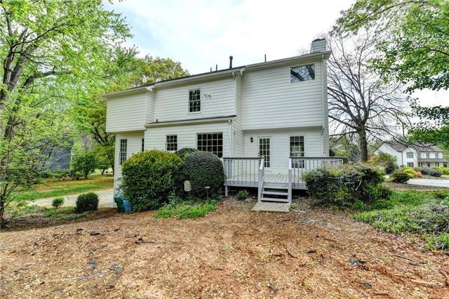 2451 Meadowglen Trail, Snellville, GA 30078