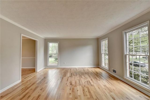 2451 Meadowglen Trail, Snellville, GA 30078