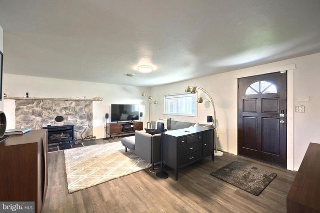 776 CHURCH RD, York, PA 17404