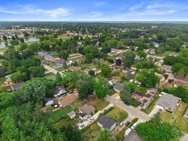 9013 26th AVENUE, Kenosha, WI 53143