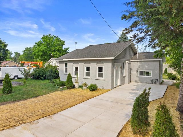 9013 26th AVENUE, Kenosha, WI 53143