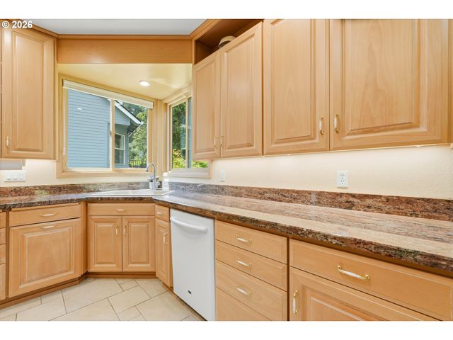 2513 OREGON CITY Blvd, West Linn, OR 97068