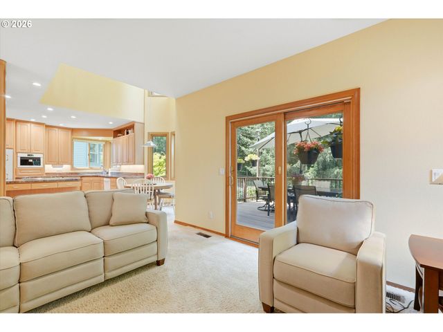 2513 OREGON CITY Blvd, West Linn, OR 97068