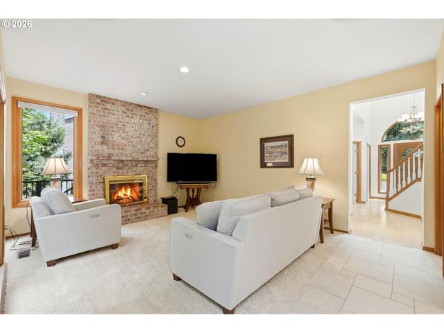 2513 OREGON CITY Blvd, West Linn, OR 97068
