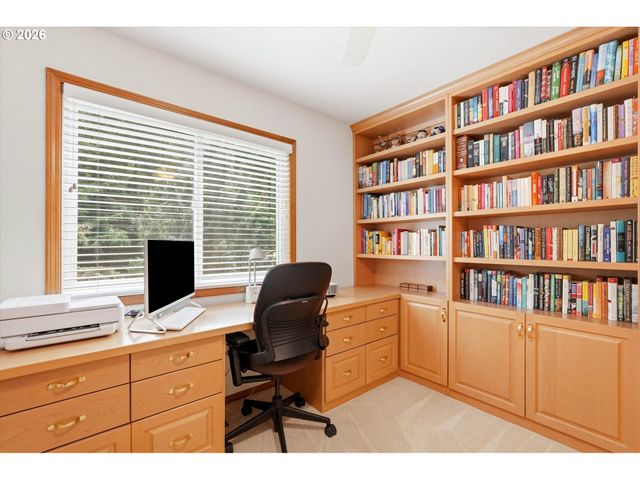 2513 OREGON CITY Blvd, West Linn, OR 97068