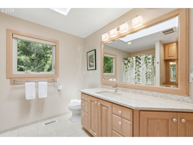 2513 OREGON CITY Blvd, West Linn, OR 97068