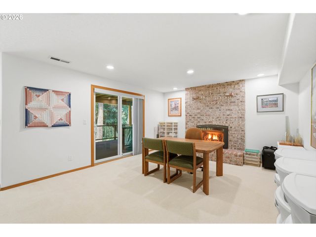 2513 OREGON CITY Blvd, West Linn, OR 97068