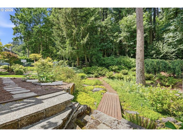 2513 OREGON CITY Blvd, West Linn, OR 97068