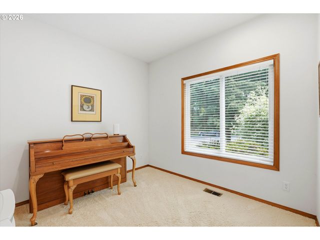 2513 OREGON CITY Blvd, West Linn, OR 97068