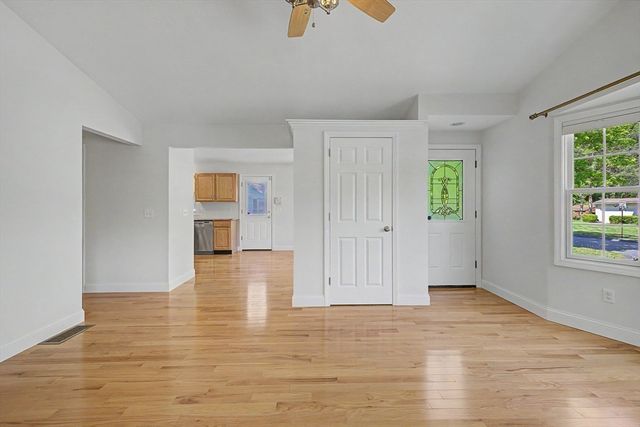 792 Ryan Road, Northampton, MA 01062