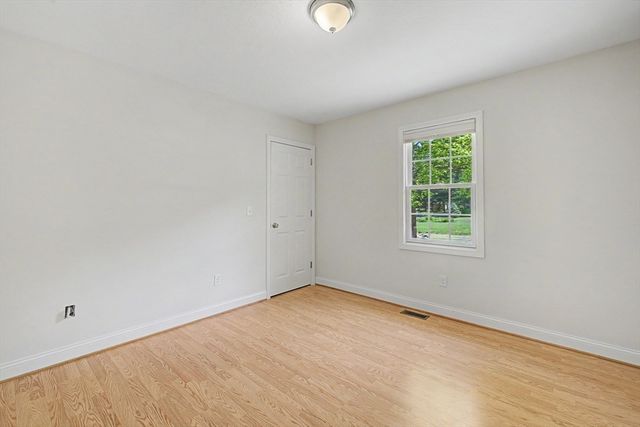 792 Ryan Road, Northampton, MA 01062