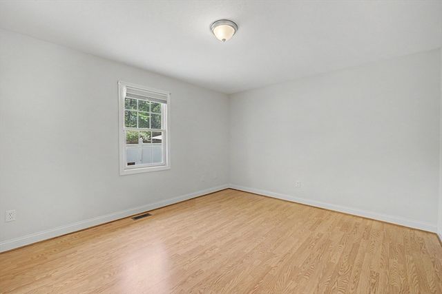 792 Ryan Road, Northampton, MA 01062