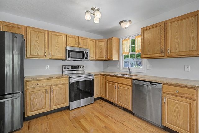 792 Ryan Road, Northampton, MA 01062