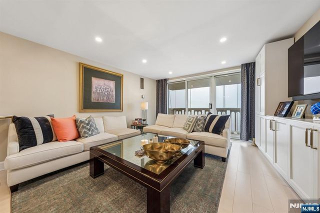 555 North Avenue 16-N, Fort Lee, NJ 07024