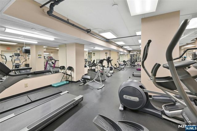 555 North Avenue 16-N, Fort Lee, NJ 07024