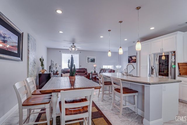 2425 Ollie Court, Bakersfield, CA 93314