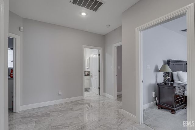 2425 Ollie Court, Bakersfield, CA 93314