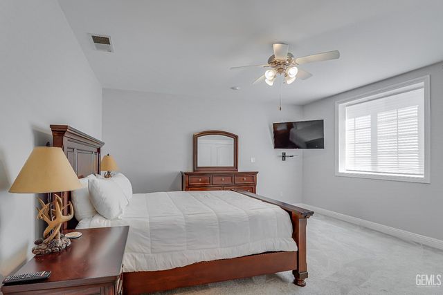 2425 Ollie Court, Bakersfield, CA 93314