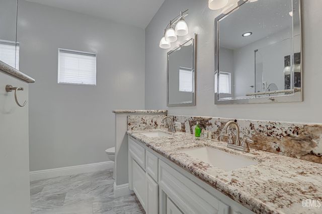 2425 Ollie Court, Bakersfield, CA 93314