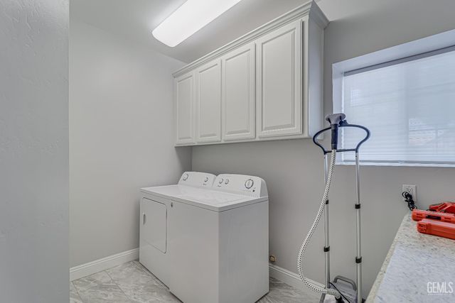 2425 Ollie Court, Bakersfield, CA 93314