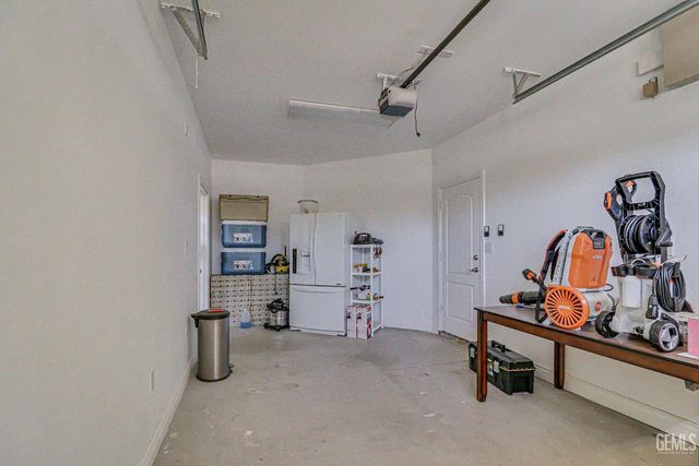 2425 Ollie Court, Bakersfield, CA 93314