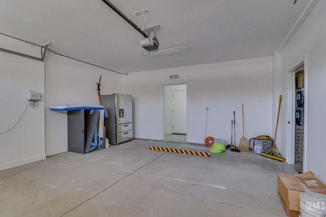 2425 Ollie Court, Bakersfield, CA 93314