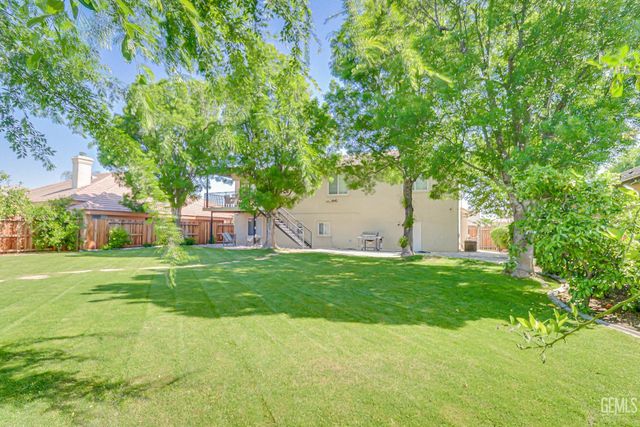 2425 Ollie Court, Bakersfield, CA 93314