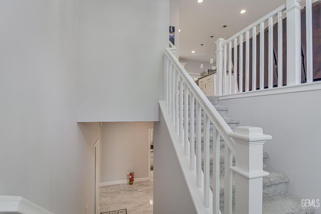 2425 Ollie Court, Bakersfield, CA 93314